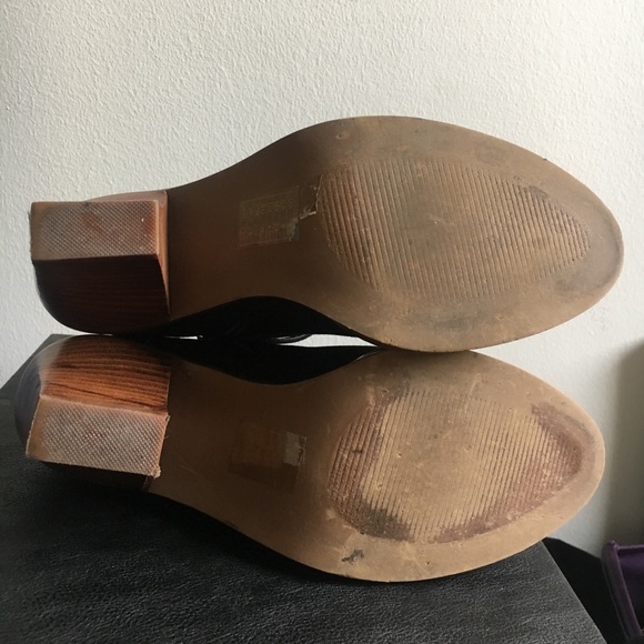 Forever 21 Black Suede Ankle booties - Picture 4 of 4